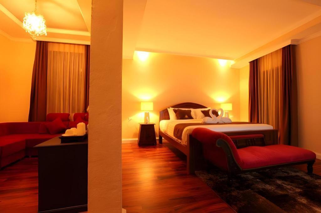 Le Luxe Boutique Hotel Vientiane Exterior photo