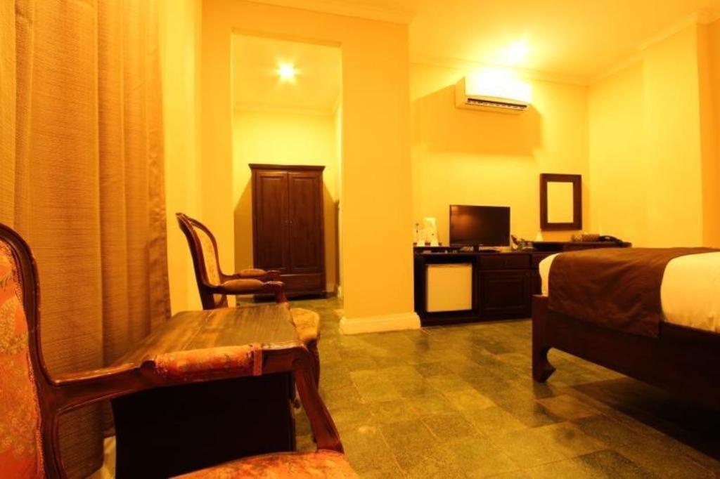 Le Luxe Boutique Hotel Vientiane Exterior photo